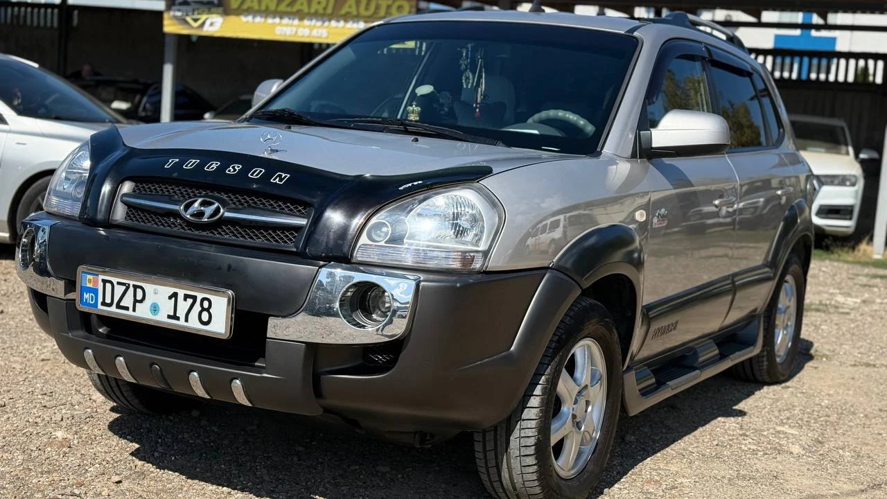 Photo 2 - Hyundai Tucson