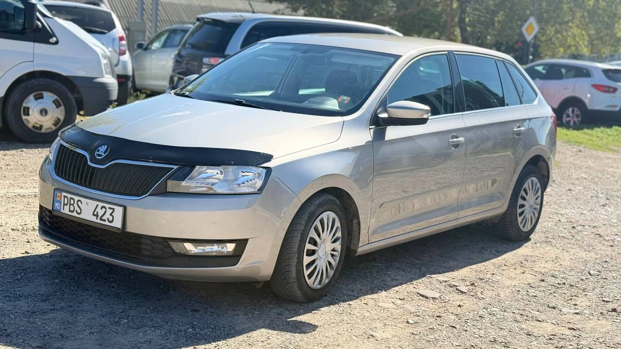 Photo 2 - Skoda Rapid