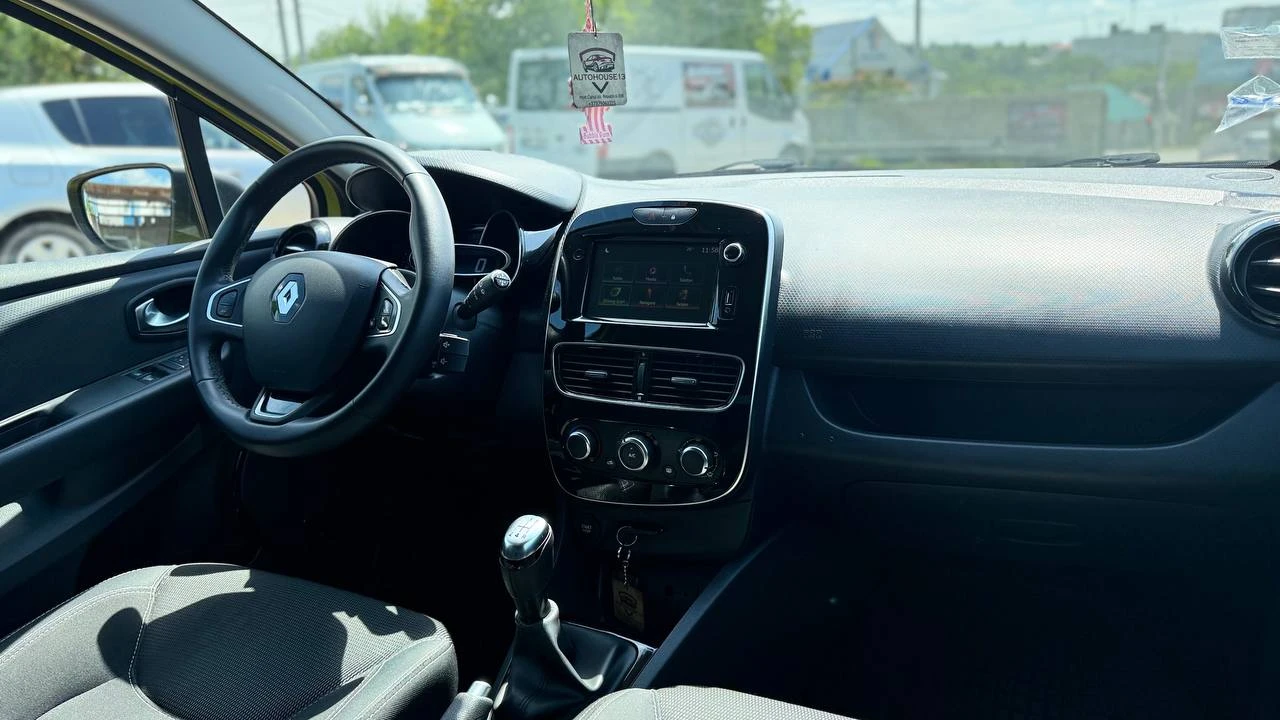 Photo 8 - Renault Clio