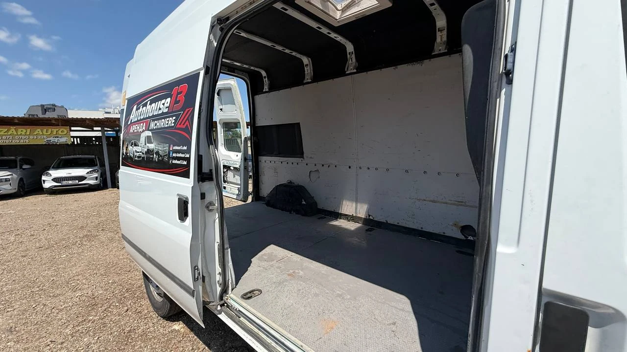 Photo 7 - Ford Transit