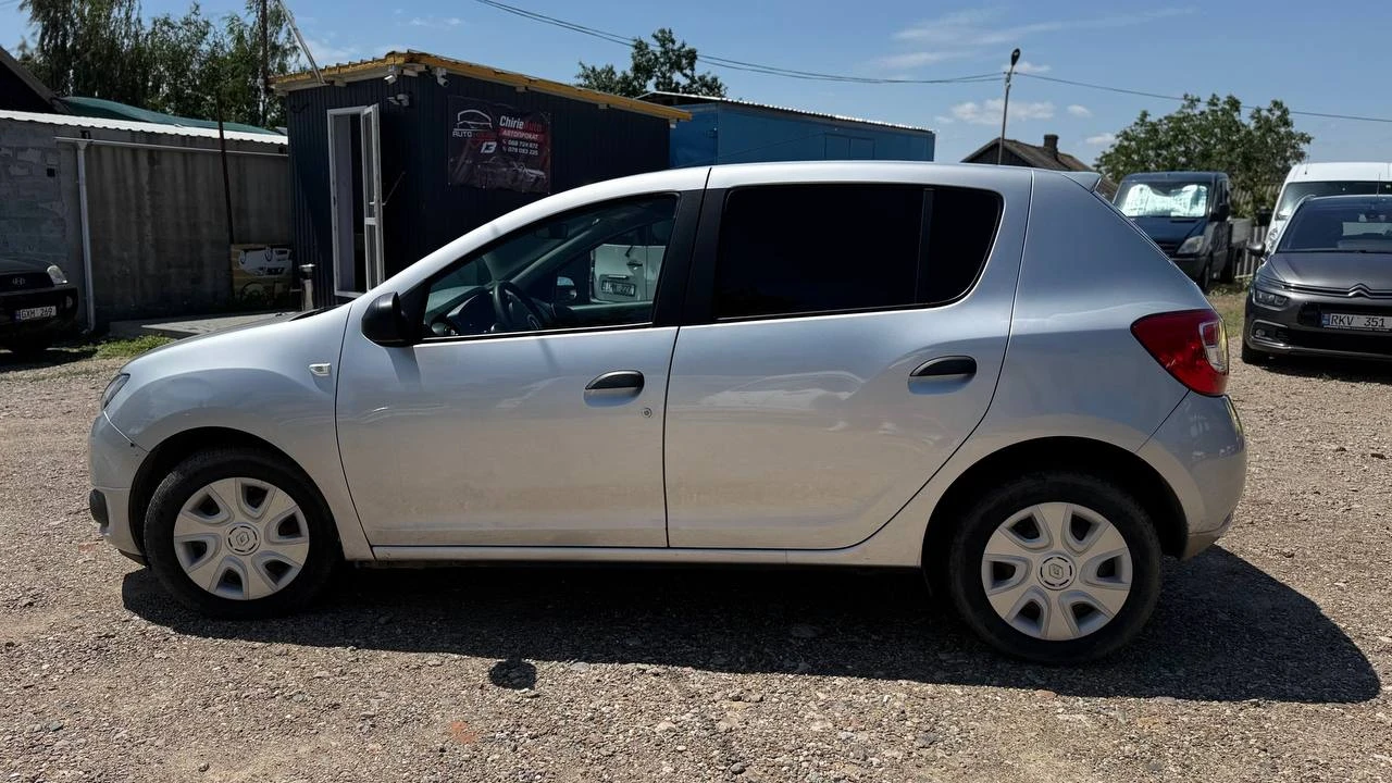 Photo 2 - Dacia Sandero